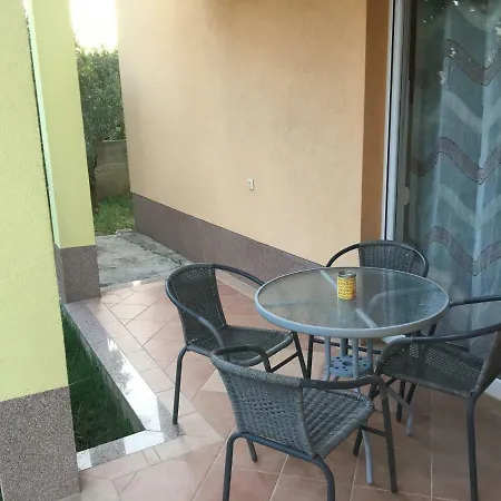 Apartment Vedran Kastela Exterior photo